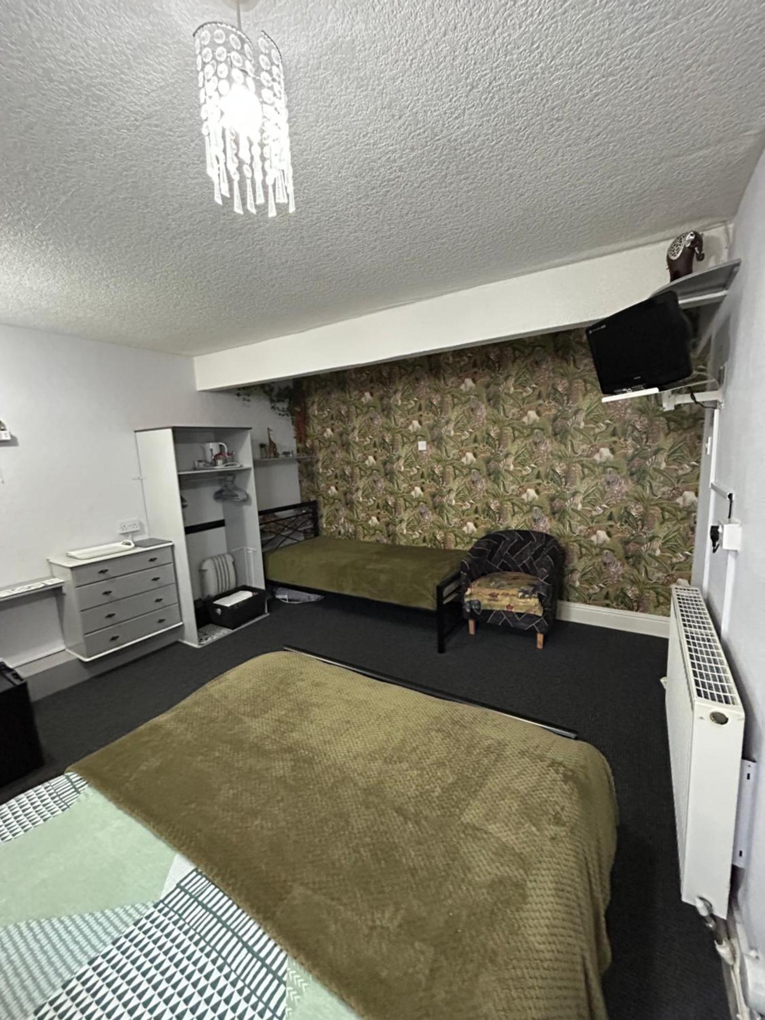 Hornby Villa B&B Couples & Families Only- Quiet Central Location- Near To Winter Gardens — Photos 3