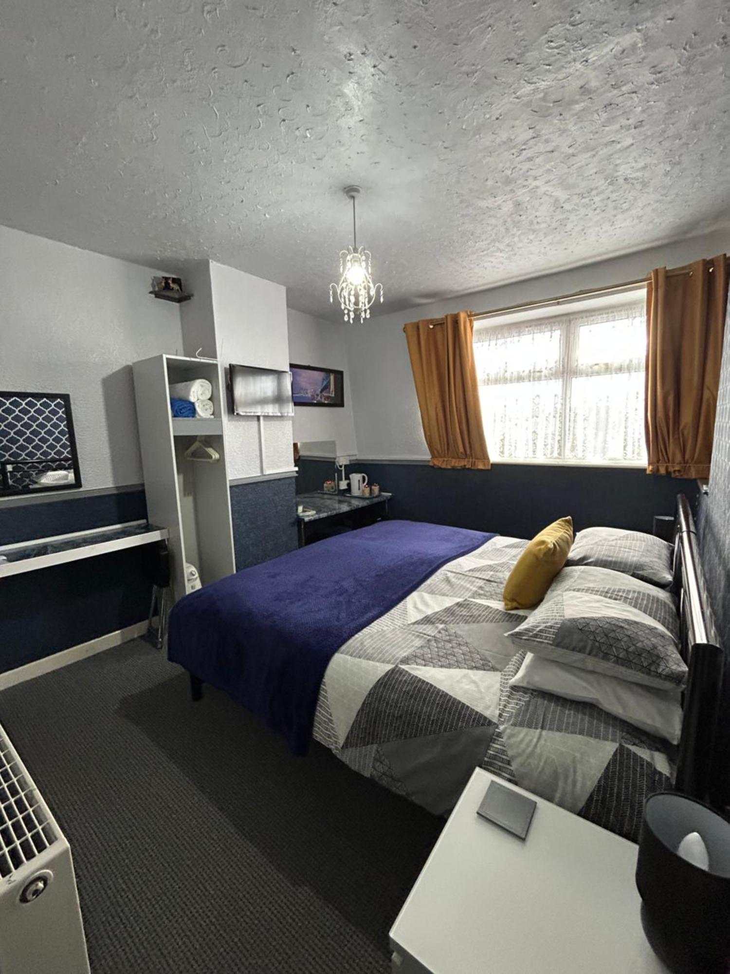 Hornby Villa B&B Couples & Families Only- Quiet Central Location- Near To Winter Gardens — Photos 2
